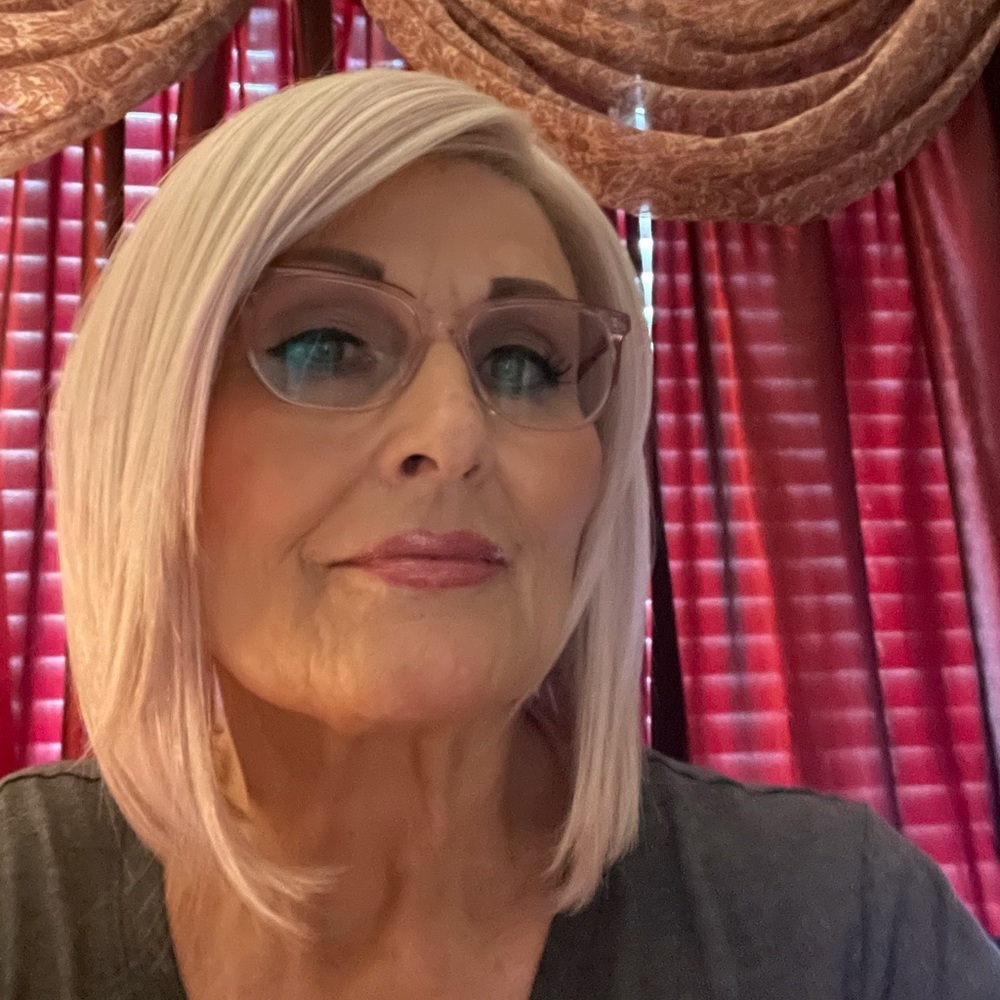 Meet your Posher, Karen